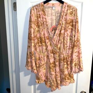 NWT Agua Bendita Floral Pink Romper with Pockets Large